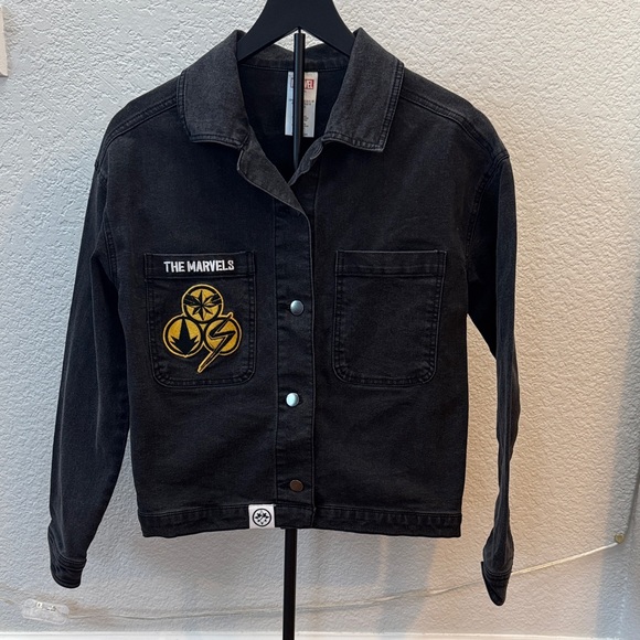 Disney Park Women’s Marvel Black Washed Denim Jacket XS - Picture 1 of 13